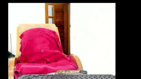 Snapshot of kitty_love2006 chatting on 11-01-25, 08:38 kitty love2006 online show from 11-01-25, 08:38