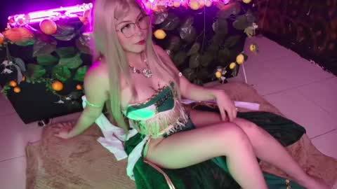 Snapshot of kitty_malach chatting on 04-24-26, 02:25 Kitty online show from 04-24-26, 02:25