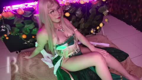 Snapshot of kitty_malach chatting on 04-29-26, 02:37 Kitty online show from 04-29-26, 02:37