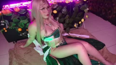 Snapshot of kitty_malach chatting on 05-05-26, 02:19 Kitty online show from 05-05-26, 02:19