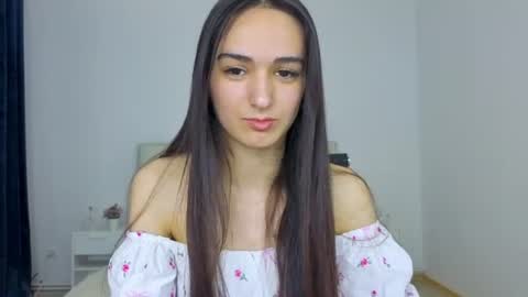 Elena online show from 06-20-26, 07:33