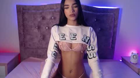 Snapshot of kitty_mia29 chatting on 11-16-25, 06:41 Kitty online show from 11-16-25, 06:41