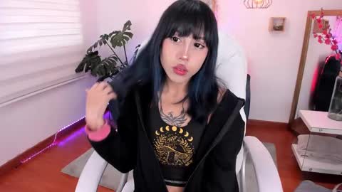 Snapshot of kitty_pam chatting on 01-06-25, 02:14 Kitty online show from 01-06-25, 02:14