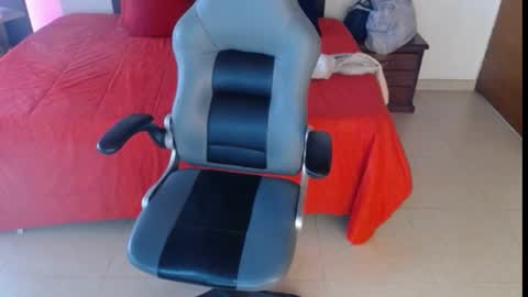 Snapshot of kitty_pam chatting on 01-22-25, 02:14 Kitty online show from 01-22-25, 02:14