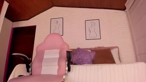 Snapshot of kitty_pam chatting on 02-05-25, 02:19 Kitty online show from 02-05-25, 02:19