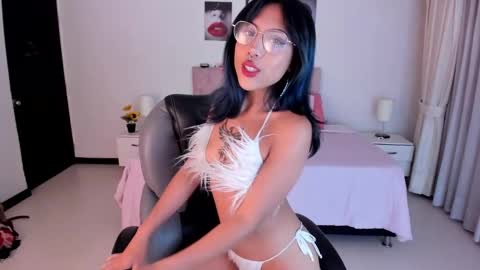 Snapshot of kitty_pam chatting on 03-08-25, 08:11 Kitty online show from 03-08-25, 08:11