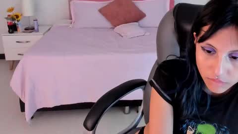 Snapshot of kitty_pam chatting on 03-10-25, 04:07 Kitty online show from 03-10-25, 04:07