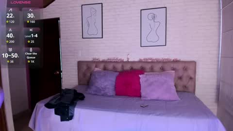 Snapshot of kitty_pam chatting on 09-24-25, 09:07 Kitty online show from 09-24-25, 09:07