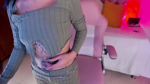 Snapshot of kitty_pam chatting on 11-02-25, 08:22 Kitty online show from 11-02-25, 08:22