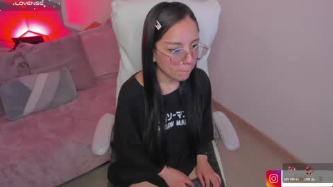 Snapshot of kitty_patitas_suavess chatting on 04-28-26, 02:38 Kitty online show from 04-28-26, 02:38