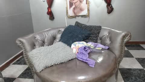 kitty online show from 01-16-25, 01:27