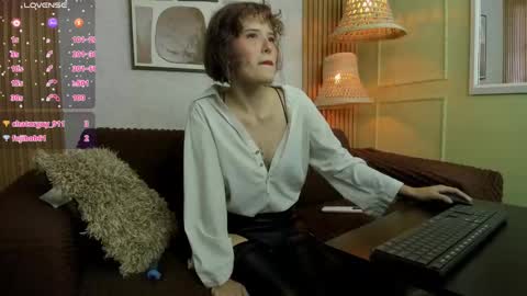 kitty_star_ online show from 04-21-26, 08:12