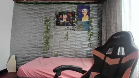 violet online show from 10-26-25, 05:08