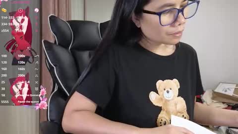 Snapshot of kittybabe0528 chatting on 10-21-25, 05:19 kittybabe0528 online show from 10-21-25, 05:19