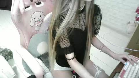 Snapshot of kittybounty chatting on 12-11-24, 09:01 KittyBounty online show from 12-11-24, 09:01