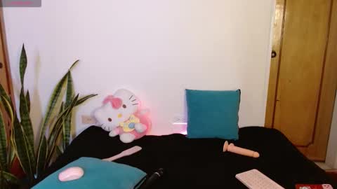 LAURA  help me reach 100likes online show from 12-17-25, 09:21