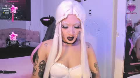 Snapshot of kittygoth_ chatting on 05-11-26, 11:13 Kitty Goth online show from 05-11-26, 11:13