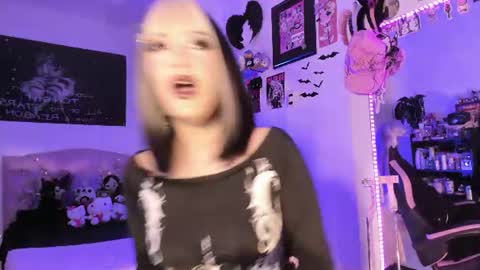 Snapshot of kittygoth_ chatting on 07-17-26, 10:14 Kitty Goth online show from 07-17-26, 10:14