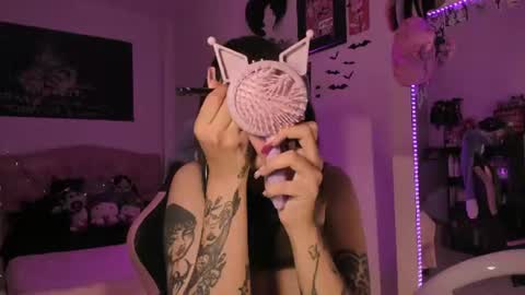 Snapshot of kittygoth_ chatting on 07-21-26, 10:34 Kitty Goth online show from 07-21-26, 10:34