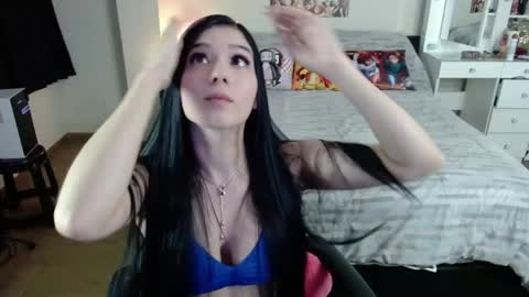 Isabel online show from 05-05-26, 02:19