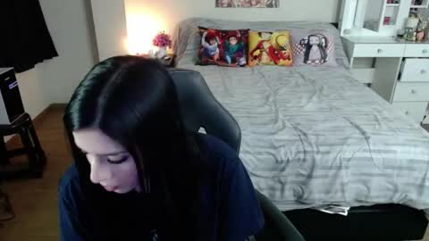 Isabel online show from 05-11-26, 01:44