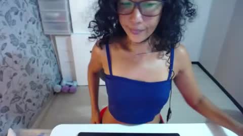 Snapshot of kittykatss chatting on 06-25-26, 04:34 Viktoria online show from 06-25-26, 04:34