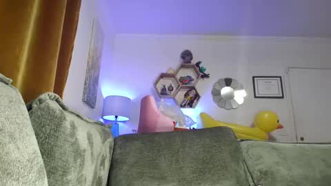 Snapshot of kittykreams chatting on 01-17-26, 05:01 Kitty Kreams online show from 01-17-26, 05:01