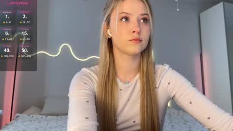 Monika online show from 02-06-26, 07:12