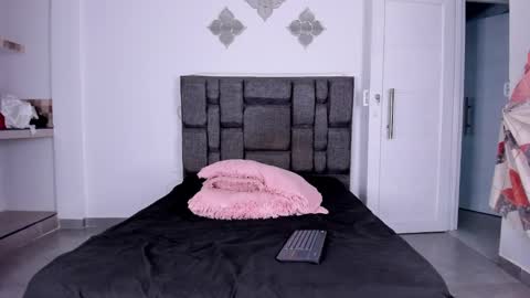 kittymaxsteel__ online show from 03-08-25, 11:28