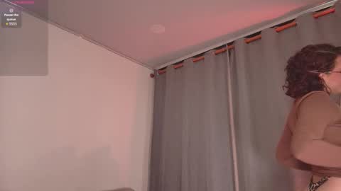 Snapshot of kittysophie_ chatting on 03-25-26, 12:16 Sophie online show from 03-25-26, 12:16