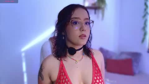 Snapshot of kittysophie_ chatting on 06-15-26, 09:06 Sophie online show from 06-15-26, 09:06