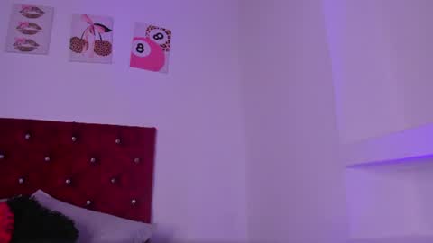 Snapshot of kittystar18 chatting on 06-28-26, 06:03 kitty online show from 06-28-26, 06:03