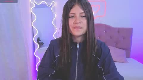 Snapshot of kittystar_tay chatting on 09-15-25, 11:54 Kitty online show from 09-15-25, 11:54