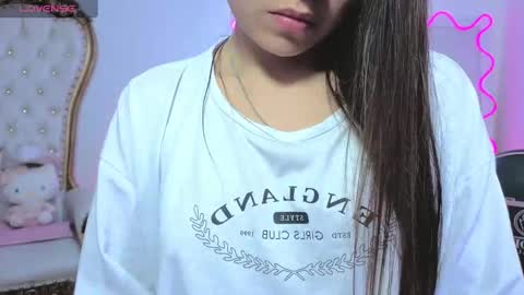 Snapshot of kittystar_tay chatting on 09-18-25, 11:56 Kitty online show from 09-18-25, 11:56