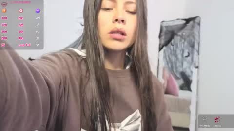 Snapshot of kittystar_tay chatting on 10-28-25, 11:36 Kitty online show from 10-28-25, 11:36