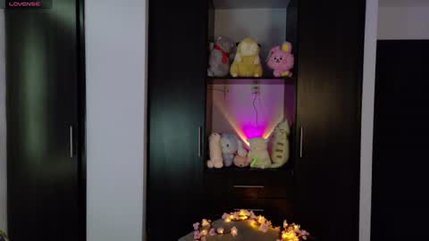  K I T T  Y  online show from 06-14-26, 02:08