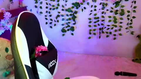 Kittyuwu  online show from 10-02-25, 06:15