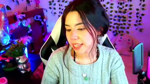 Kittyuwu  online show from 11-04-25, 06:40