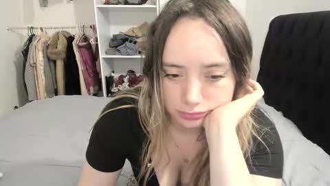 kittywantslove23 online show from 10-16-25, 11:06