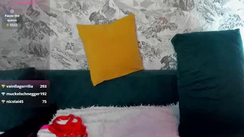Snapshot of kittyy_cuttie chatting on 03-08-25, 01:36 kittyy online show from 03-08-25, 01:36