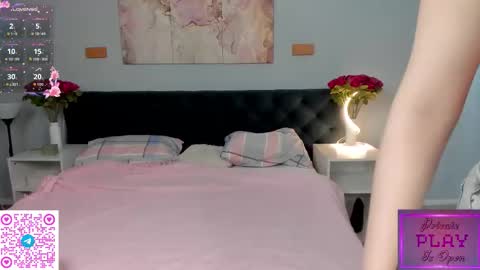 Snapshot of kittyy_cuttie chatting on 10-19-25, 05:52 kittyy online show from 10-19-25, 05:52