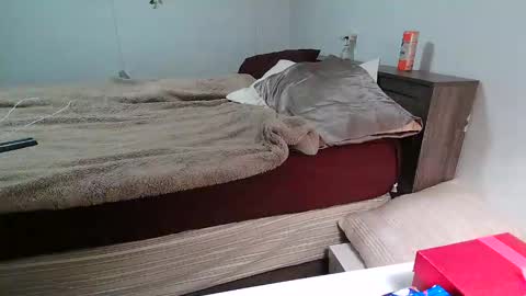 Kittyymaze online show from 12-22-25, 01:08