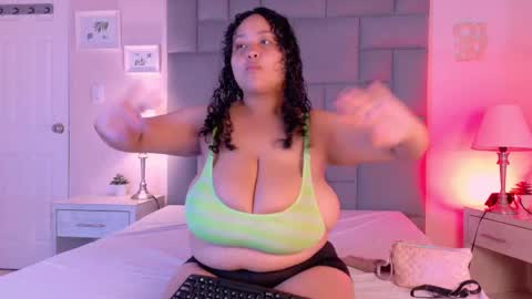 Kitty Hill online show from 09-18-25, 04:14