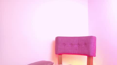 Kitty Hill online show from 11-04-25, 05:28