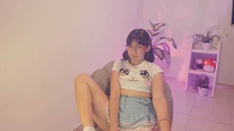 Snapshot of kiwi____ chatting on 12-27-24, 01:53 Little piece of fruit online show from 12-27-24, 01:53
