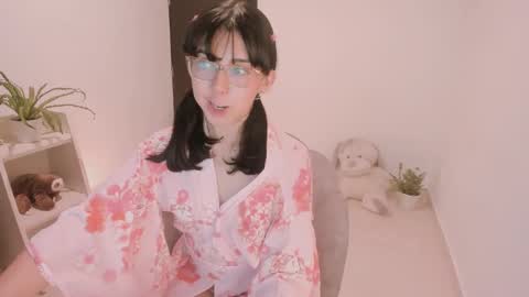 Snapshot of kiwi____ chatting on 01-15-25, 11:08 Little piece of fruit online show from 01-15-25, 11:08