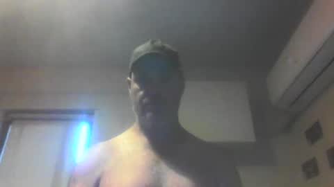 Snapshot of kiwiguy19773 chatting on 12-18-25, 06:19 kiwiguy19773 online show from 12-18-25, 06:19