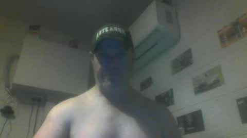 Snapshot of kiwiguy19773 chatting on 06-29-26, 09:04 kiwiguy19773 online show from 06-29-26, 09:04