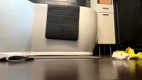 Snapshot of kiz17 chatting on 09-27-25, 10:42 kiz17 online show from 09-27-25, 10:42