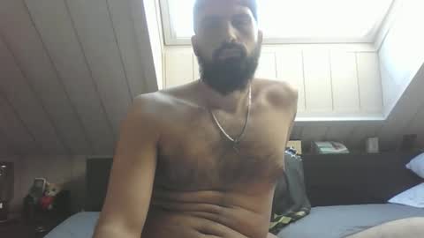 Snapshot of kiz17 chatting on 11-12-25, 10:15 kiz17 online show from 11-12-25, 10:15